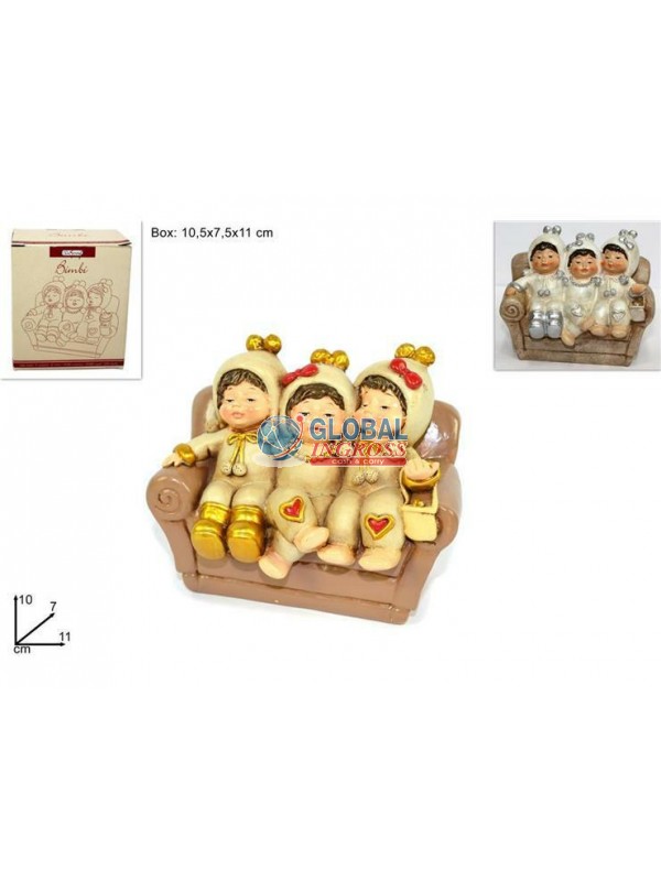 TRIS BIMBI SU DIVANO 13cm